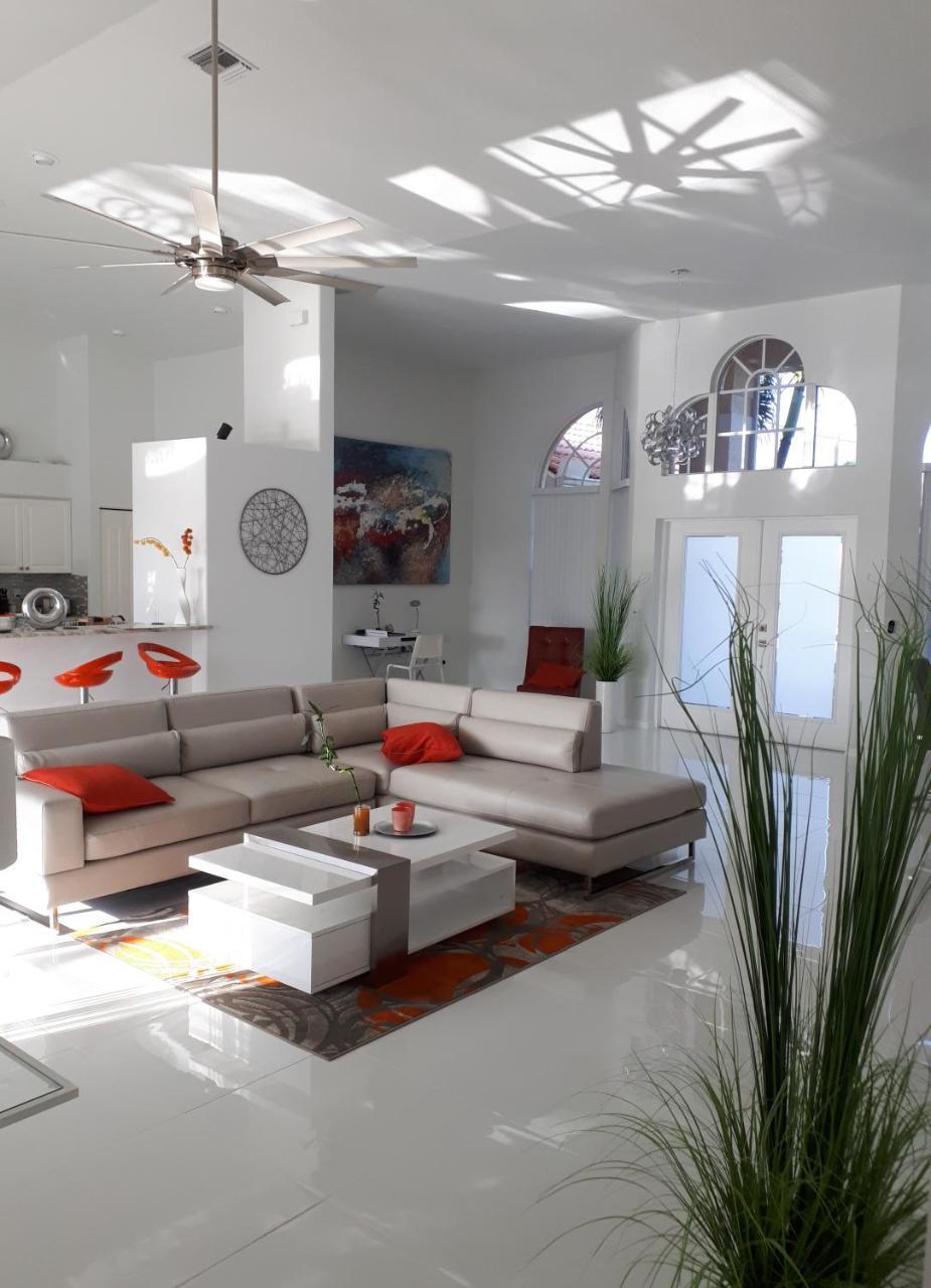 Villa Eyleen Кейп Корал Екстериор снимка